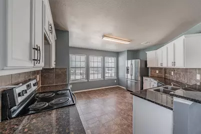 1758 Overlook Drive, Lancaster, TX 75146 - Photo 14
