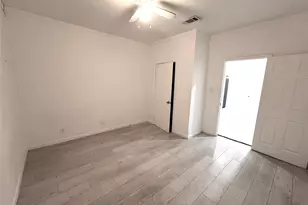 410 S Vaden St, Sherman, TX 75090 - Photo 8
