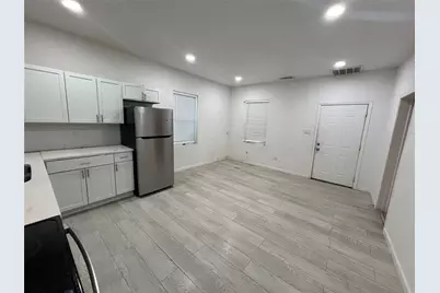 410 S Vaden Street, Sherman, TX 75090 - Photo 4