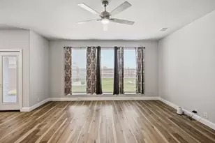 201 Sweetwater Dr, Commerce, TX 75428 - Photo 4
