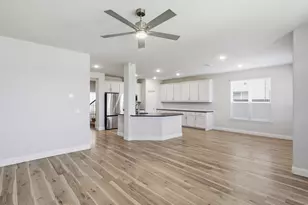 201 Sweetwater Dr, Commerce, TX 75428 - Photo 8