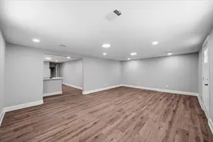 548 Ezekial Ave, Dallas, TX 75217 - Photo 10
