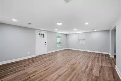 548 Ezekial Avenue, Dallas, TX 75217 - Photo 8