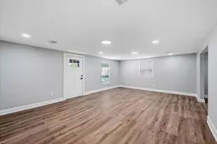 548 Ezekial Ave, Dallas, TX 75217 - Photo 8