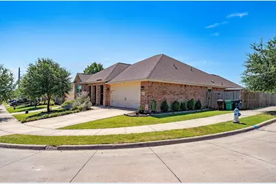2416 Fall Leaf Court, Denton, TX 76209 - Photo 2