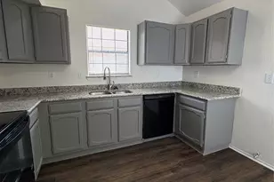1362 Southridge Dr, Lancaster, TX 75146 - Photo 8