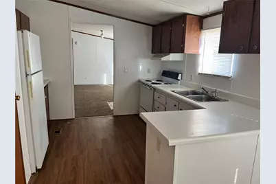 1139 Market Street, Tye, TX 79563 - Photo 6