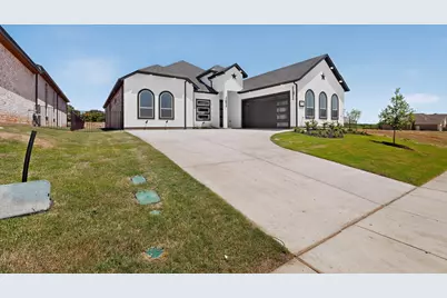 977 Bandon Dunes Drive, Fort Worth, TX 76028 - Photo 2