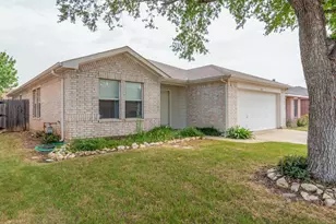 1068 Silver Spur Ln, Fort Worth, TX 76179 - Photo 2