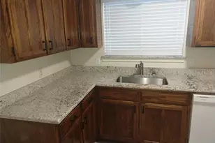 2110 Valleywood Dr, Arlington, TX 76013 - Photo 4
