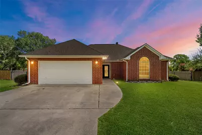 104 Frost Creek Avenue, Groesbeck, TX 76642 - Photo 1