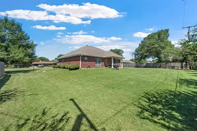 104 Frost Creek Avenue, Groesbeck, TX 76642 - Photo 24