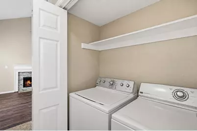 608 Fiesta Circle, Irving, TX 75063 - Photo 18