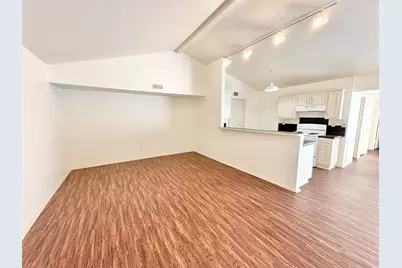 658 Stonehenge Drive, Grand Prairie, TX 75052 - Photo 2