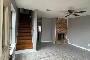 723 Pebble Beach Dr, Garland, TX 75043 - Photo 2