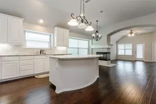 225 Dakota Dr, Waxahachie, TX 75167 - Photo 2