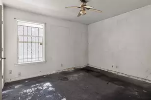 940 E Tucker St, Fort Worth, TX 76104 - Photo 12