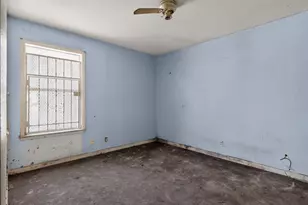 940 E Tucker St, Fort Worth, TX 76104 - Photo 14