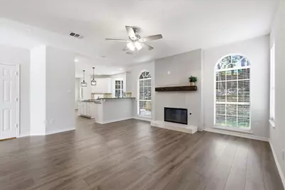 925 Hillside Court, Highland Village, TX 75077 - Photo 8