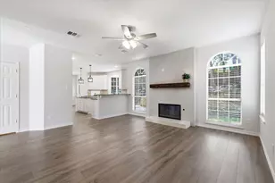 925 Hillside Ct, Highland Village, TX 75077 - Photo 8