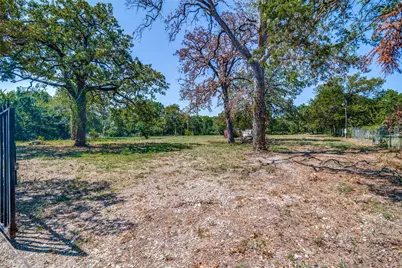 4105 Hickory Tree Road, Balch Springs, TX 75180 - Photo 4