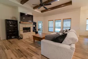 1013 Churchill Ln, Millsap, TX 76066 - Photo 6