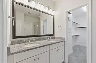 511 W Royal Ln, Irving, TX 75039 - Photo 22
