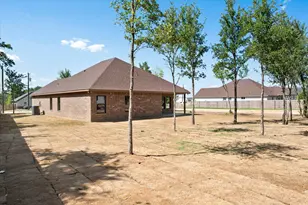 860 Fuller Ave, Cleburne, TX 76031 - Photo 32