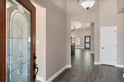 860 Fuller Avenue, Cleburne, TX 76031 - Photo 2