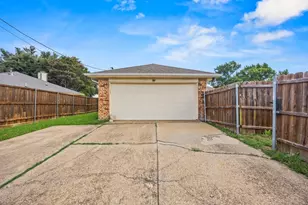 2217 Rockbluff Dr, Rowlett, TX 75088 - Photo 26