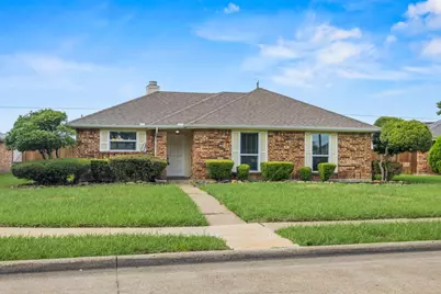 2217 Rockbluff Drive, Rowlett, TX 75088 - Photo 2
