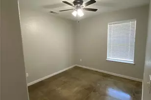 1017 S Scullin Ave, Denison, TX 75020 - Photo 6