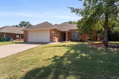 609 Columbia Avenue, Waxahachie, TX 75165 - Photo 1