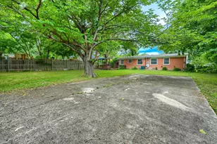 10628 Benbrook Dr, Dallas, TX 75228 - Photo 26