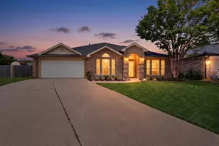 1012 Hidden View Ct, Burleson, TX 76028 - Photo 1