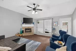 1012 Hidden View Ct, Burleson, TX 76028 - Photo 10