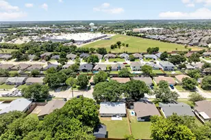 5917 Maple Ln, Rowlett, TX 75089 - Photo 4