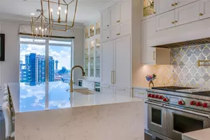 2555 N Pearl St, Dallas, TX 75201 - Photo 10