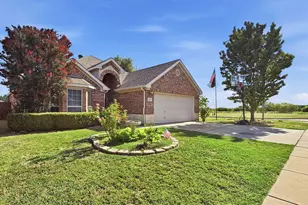 1141 Trinidad Dr, Fort Worth, TX 76140 - Photo 2