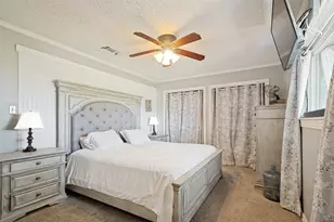 906 Clearview St, Krum, TX 76249 - Photo 12