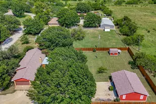 906 Clearview St, Krum, TX 76249 - Photo 26