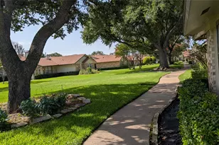 4426 Wind River Ln, Garland, TX 75042 - Photo 4