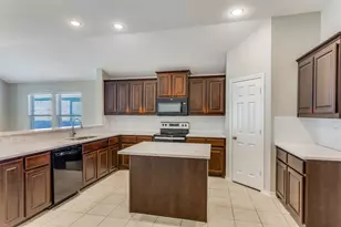2729 Adams Fall Ln, Fort Worth, TX 76123 - Photo 2