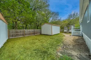 1027 Glenbrook Dr, Pecan Hill, TX 75165 - Photo 24
