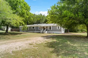 1027 Glenbrook Dr, Pecan Hill, TX 75165 - Photo 2