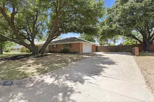 1429 Pamela St, Hurst, TX 76053 - Photo 4