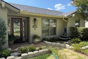 14635 Tanglewood Dr, Farmers Branch, TX 75234 - Photo 2