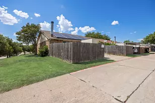 1 E Mountain Ln, Grand Prairie, TX 75052 - Photo 6