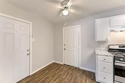 4713 Laverda Drive, Haltom City, TX 76117 - Photo 14