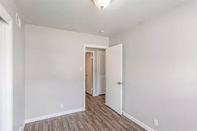 4713 Laverda Drive, Haltom City, TX 76117 - Photo 16